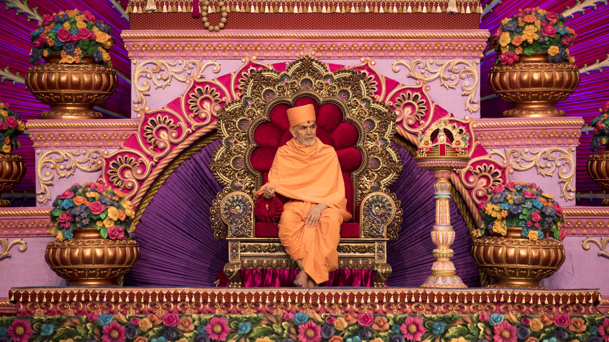 Swamishri during the assembly