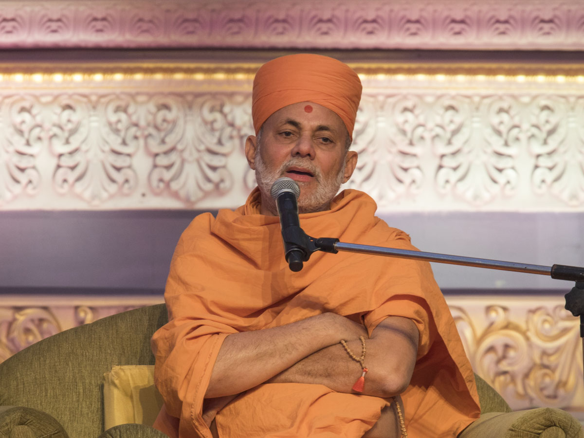 Pujya Viveksagar Swami shares his experiences with Brahmaswarup Pramukh Swami Maharaj