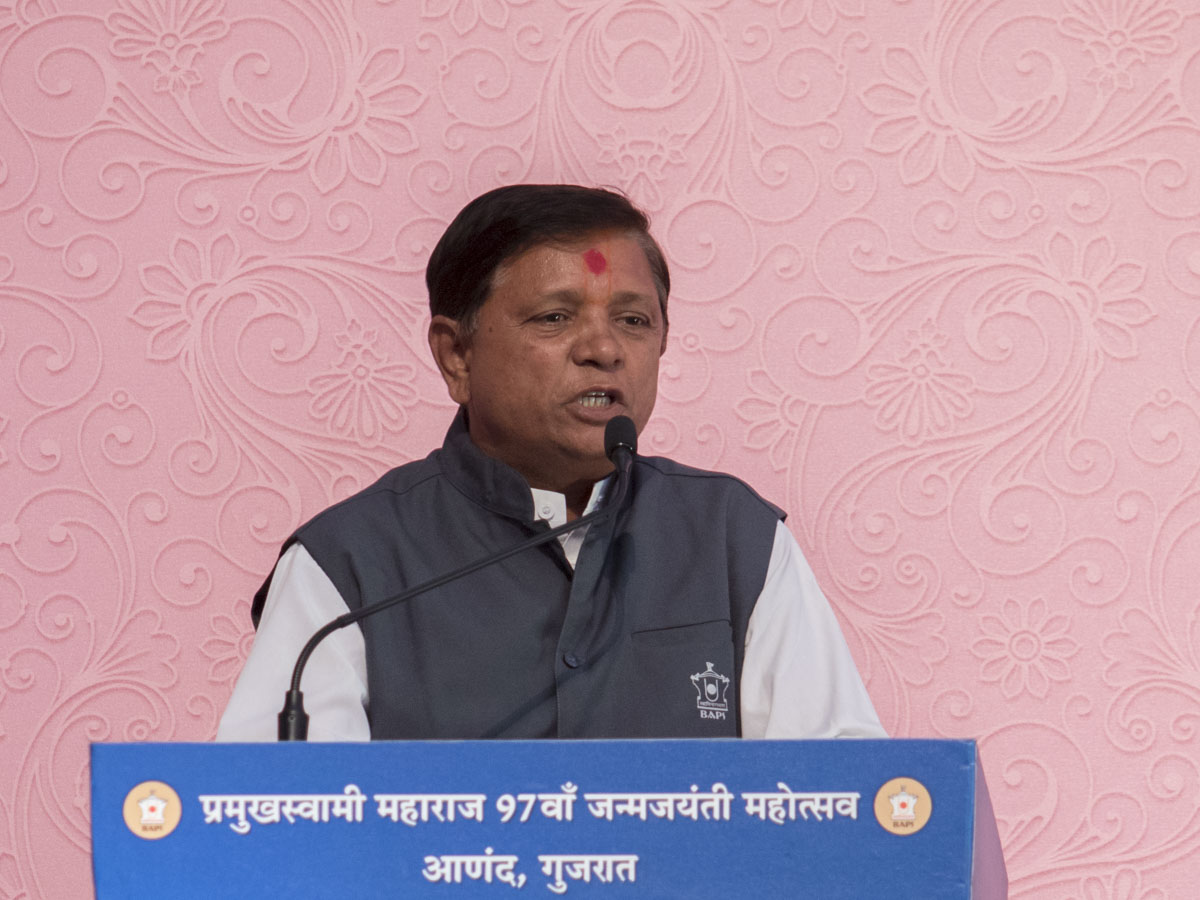 Shri Rileshbhai Barot. Ahmedabad, narrates his experiences with Brahmaswarup Pramukh Swami Maharaj