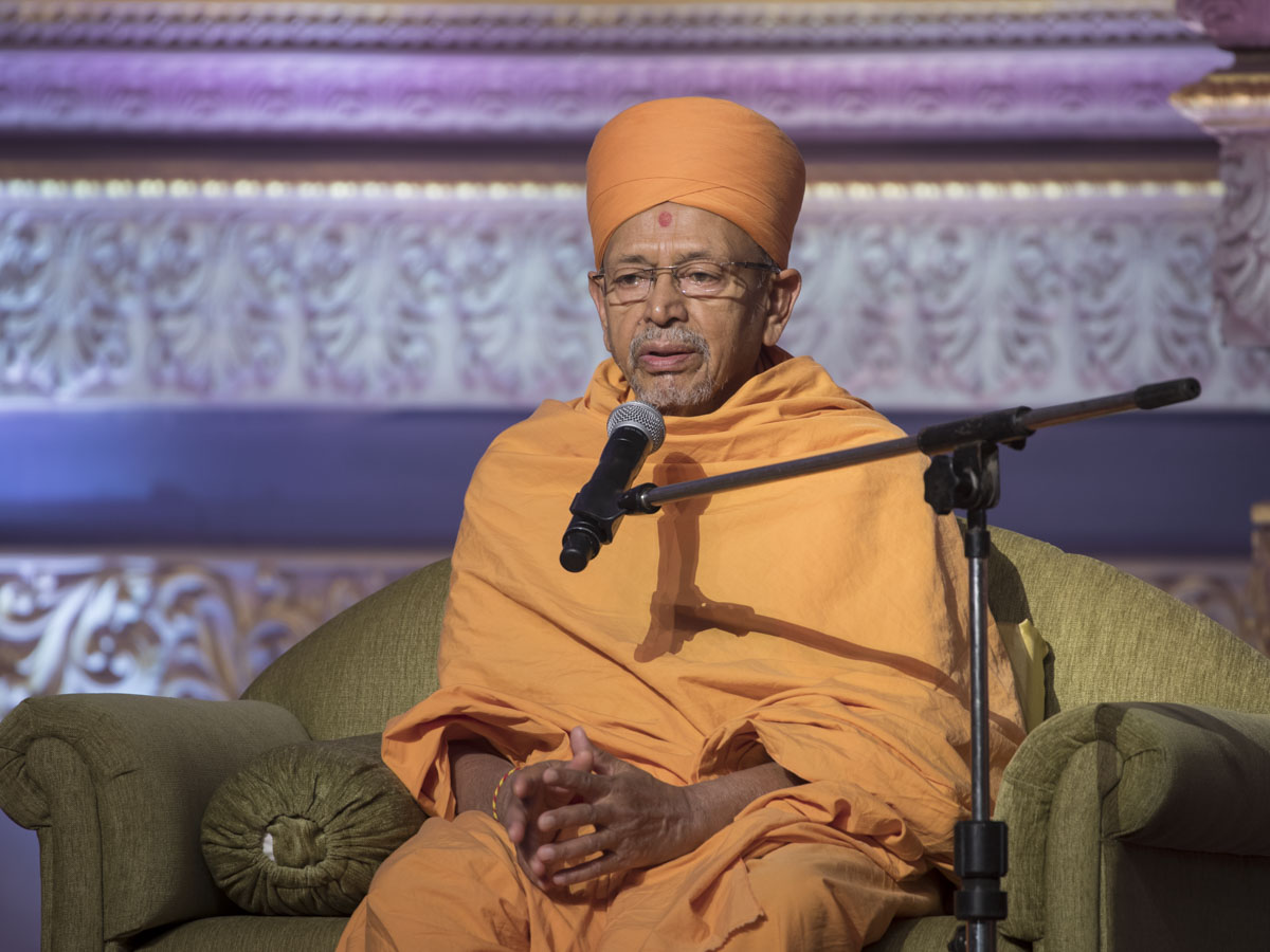 Pujya Tyagvallabh Swami shares his experiences with Brahmaswarup Pramukh Swami Maharaj