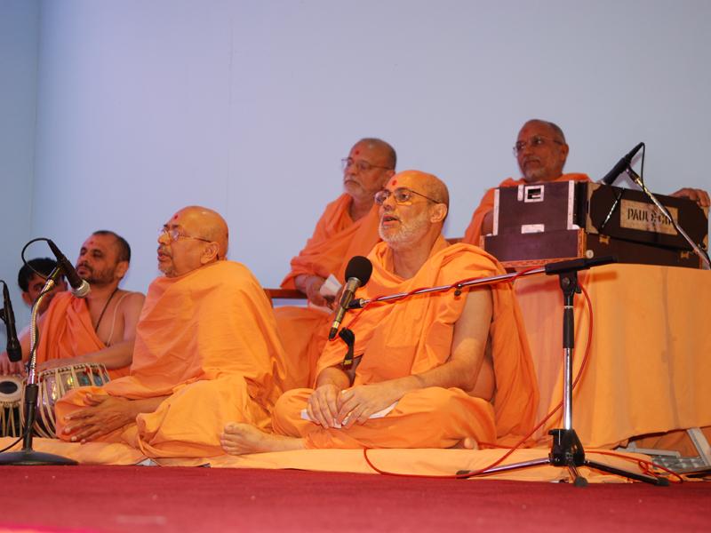 19- swamishri in New York - 
