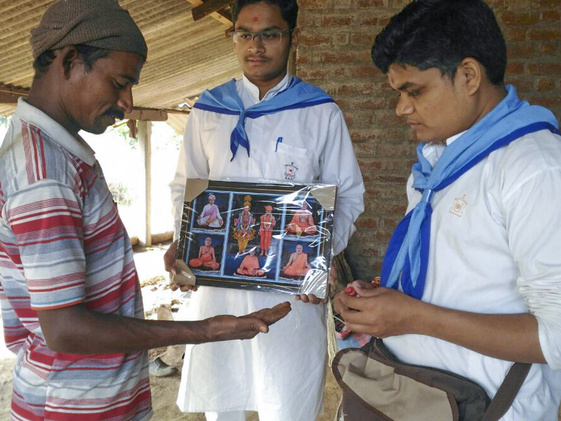 Satsang Visits to Tribal Villages by Youths