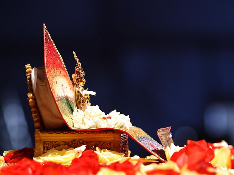 September 09 - Swamishri in Los Angeles