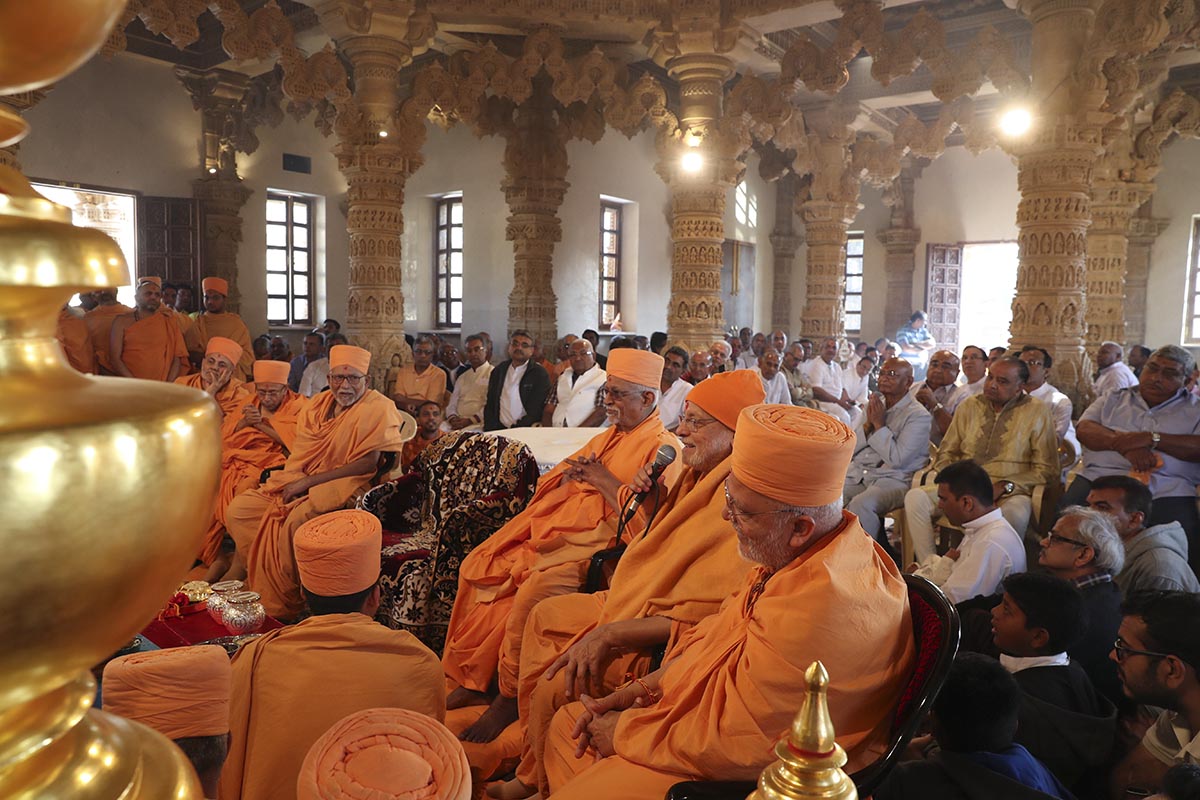 Pujya Ishwarcharan Swami shares memories of Brahmaswarup Yogiji Maharaj