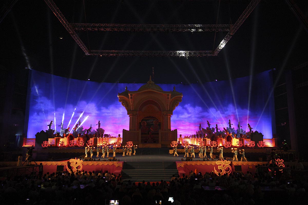 Light and sound show depicting glory of Shri Akshar Deri