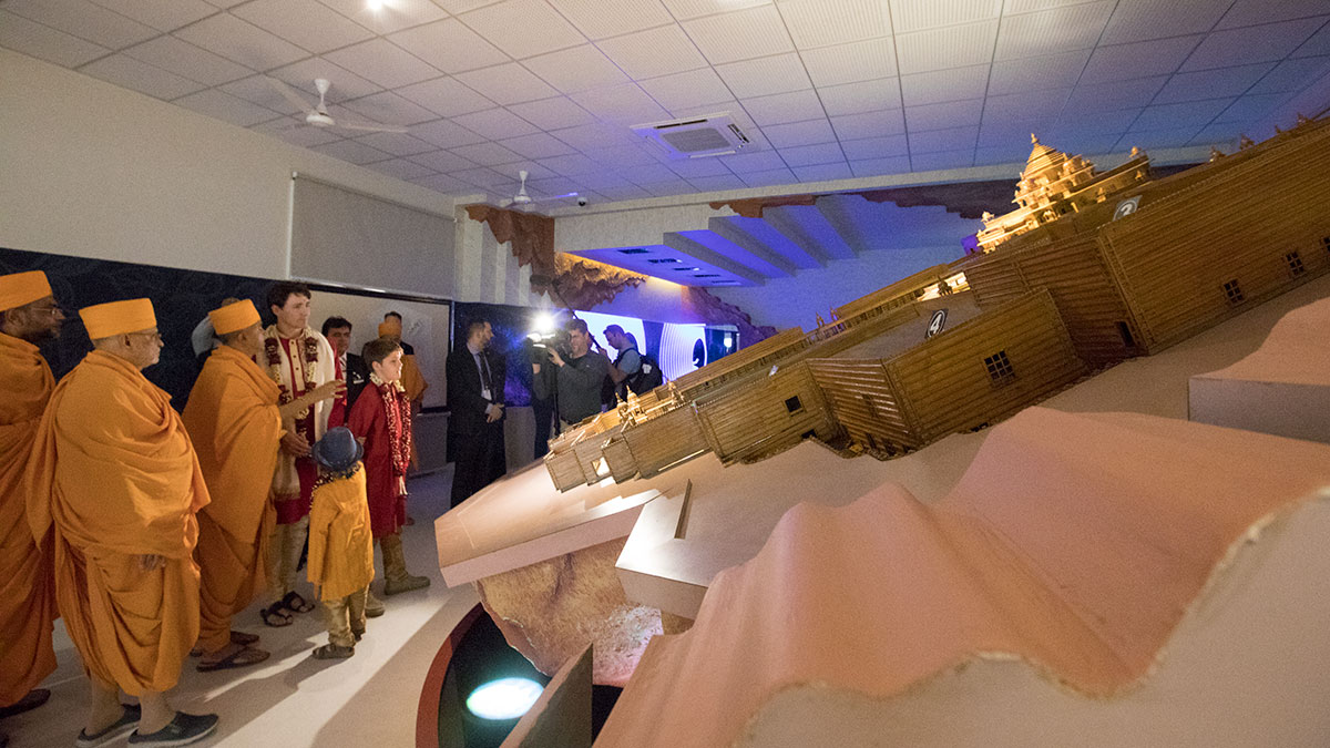 PM Justin Trudeau observes the model of the Akshardham complex