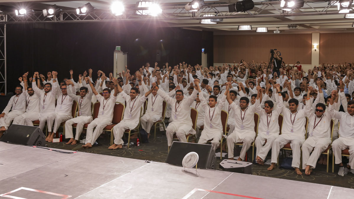 Kishores join hands in a gesture of unity