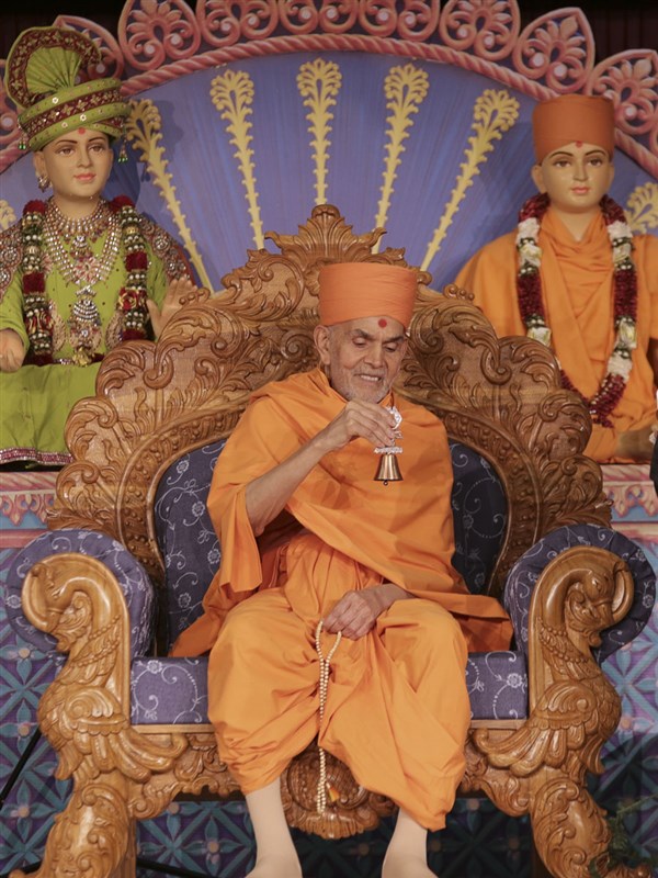 Swamishri rings a bell