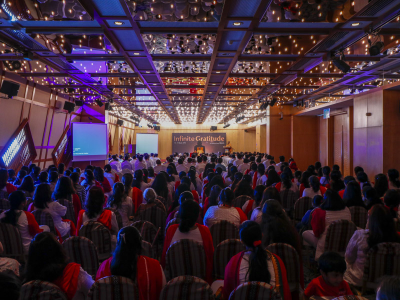 Devotees during the Satsang Shibir