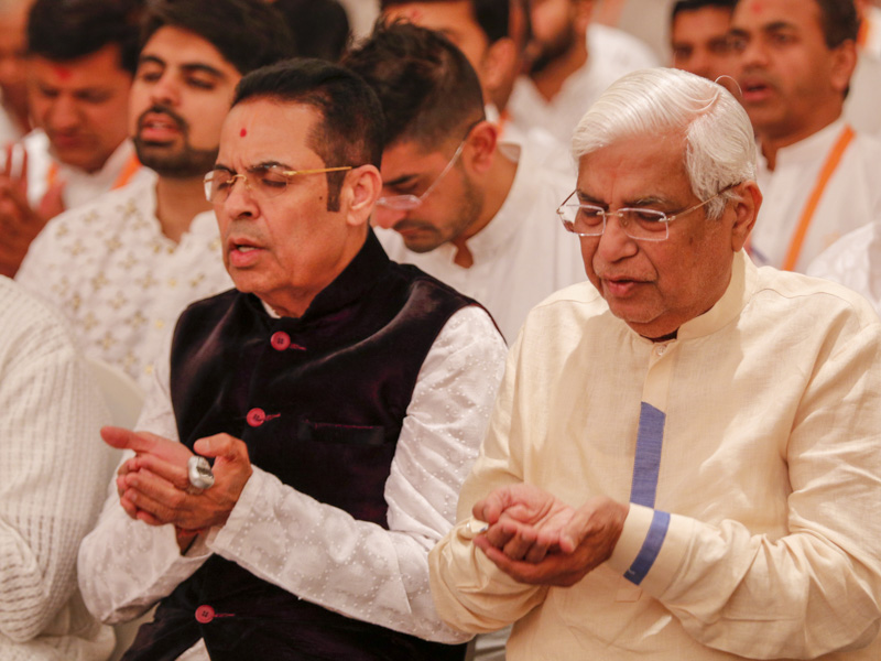 Devotees during a shibir session