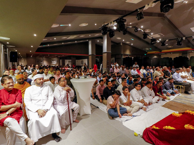 Devotees and well-wishers during the assembly