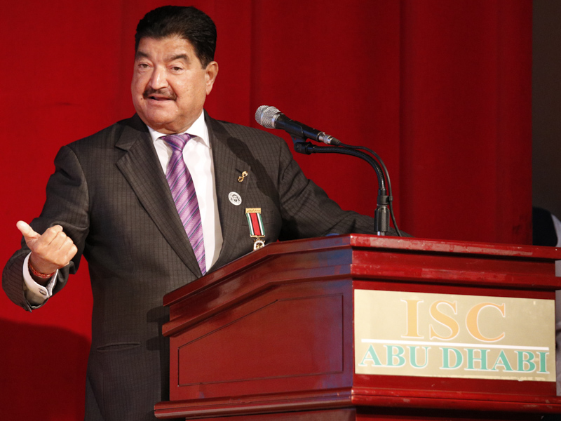 Shri B.R. Shetty addresses the assembly