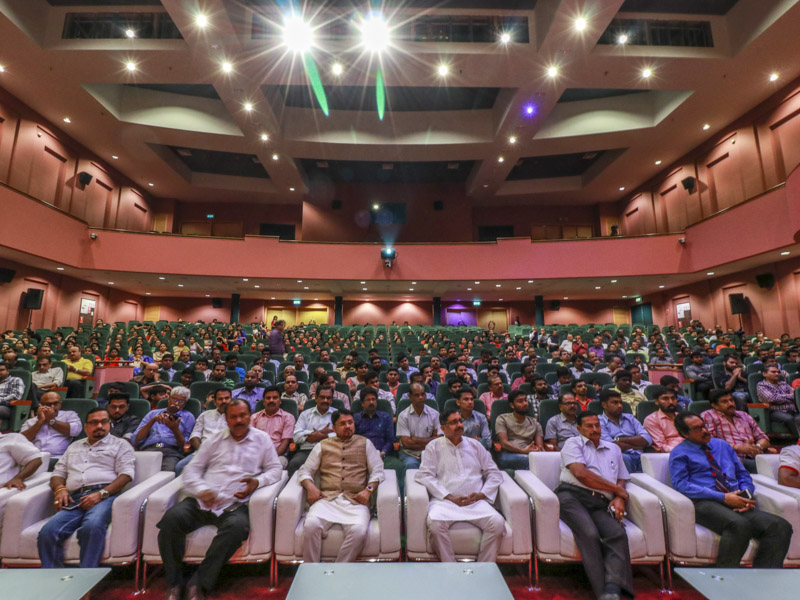 Devotees and well-wishers during the assembly