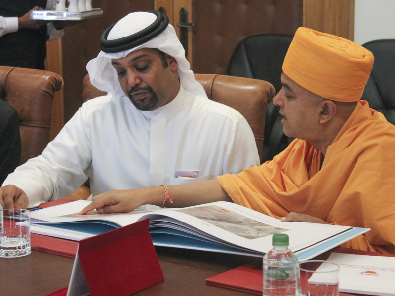 Sadhus meet community leaders