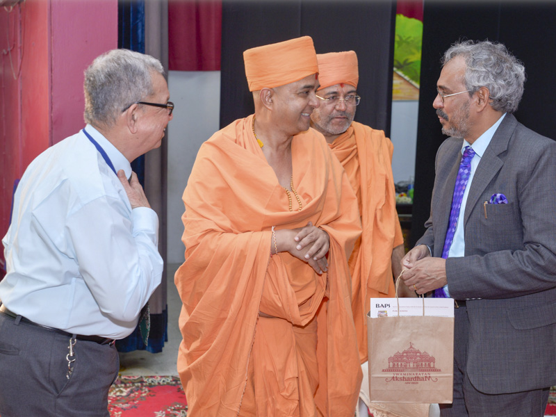 Sadhus converse with Shri K. Jeeva Sagar
