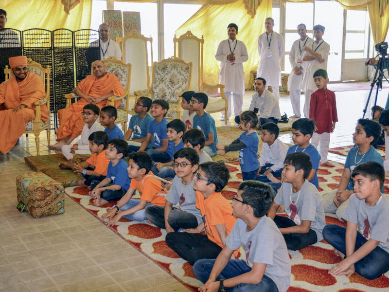 Children during the shibir