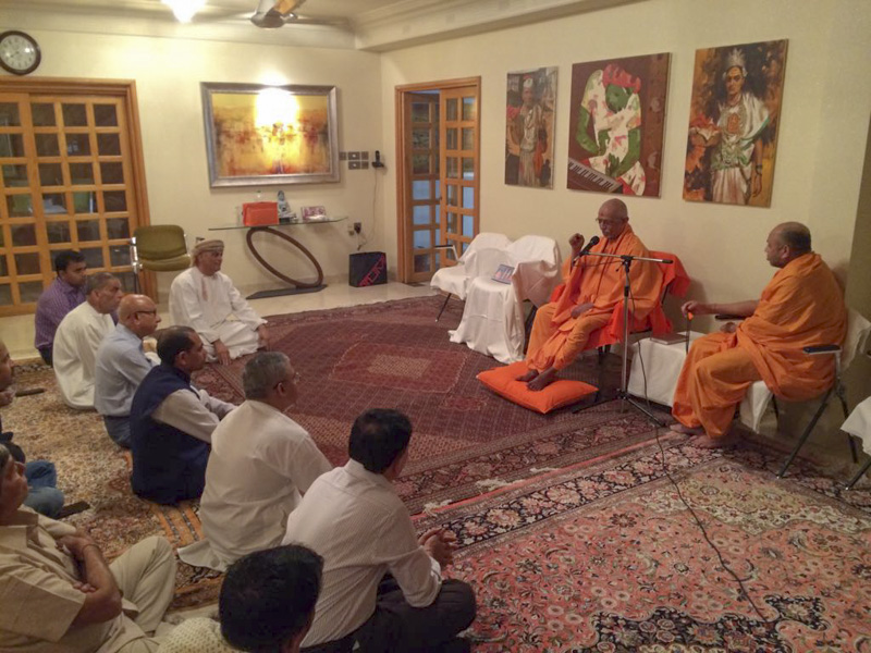 Pujya Doctor Swami blesses the morning assembly