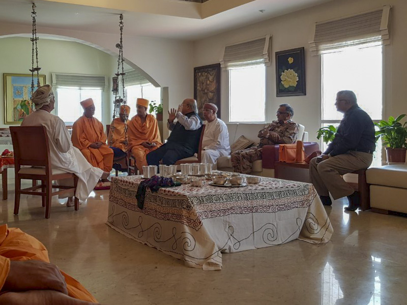 Pujya Doctor Swami and sadhus meet community leaders