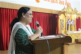 Smt. Bhartiben Bhavasar shared some inspiring ideas with students. 