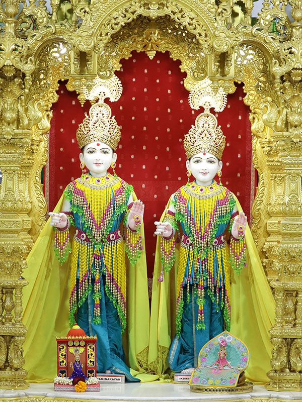 Bhagwan Swaminarayan and Aksharbrahman Gunatitanand Swami of BAPS Shri Swaminarayan Mandir, Chennai