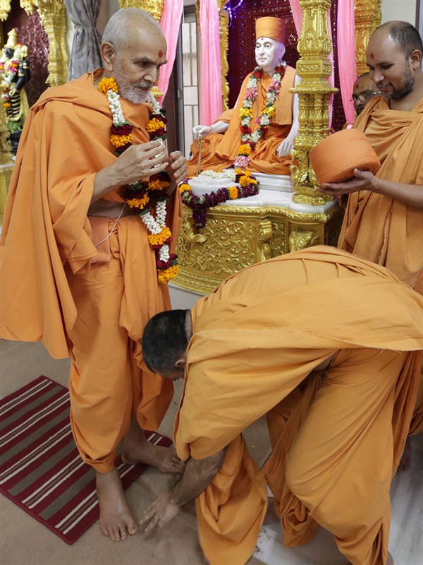 21 May 2018 - HH Mahant Swami Maharaj's Vicharan, Chennai, India