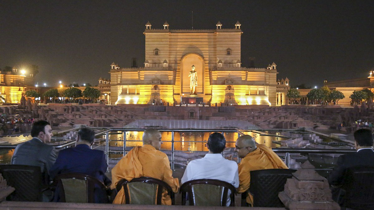 His Highness Sheikh Abdullah bin Zayed Al Nahyan observes Sahaj Anand Water Show