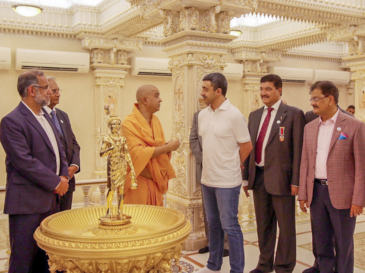 His Highness Sheikh Abdullah bin Zayed Al Nahyan observes Shri Nilkanth Varni Abhishek Mandapam