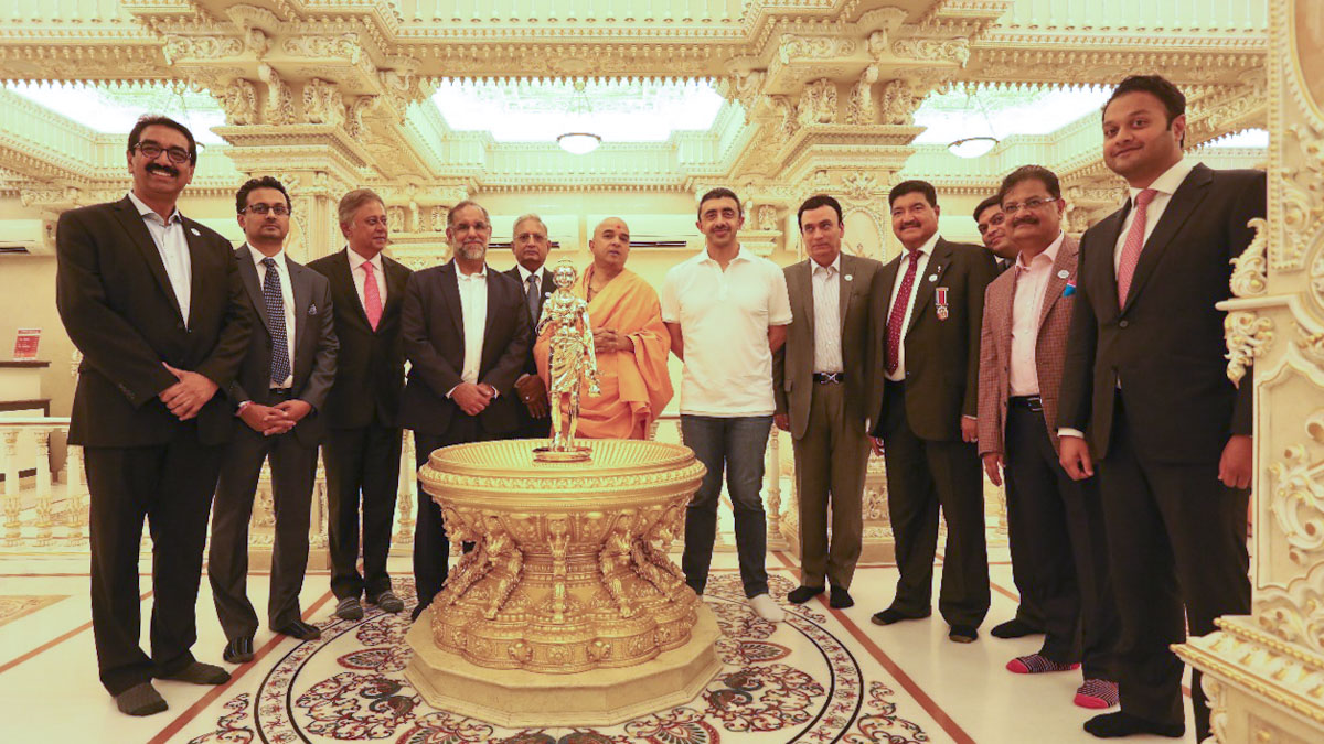 His Highness Sheikh Abdullah bin Zayed Al Nahyan observes Shri Nilkanth Varni Abhishek Mandapam