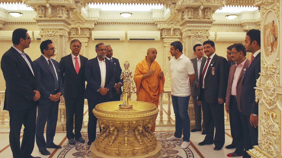 His Highness Sheikh Abdullah bin Zayed Al Nahyan observes Shri Nilkanth Varni Abhishek Mandapam