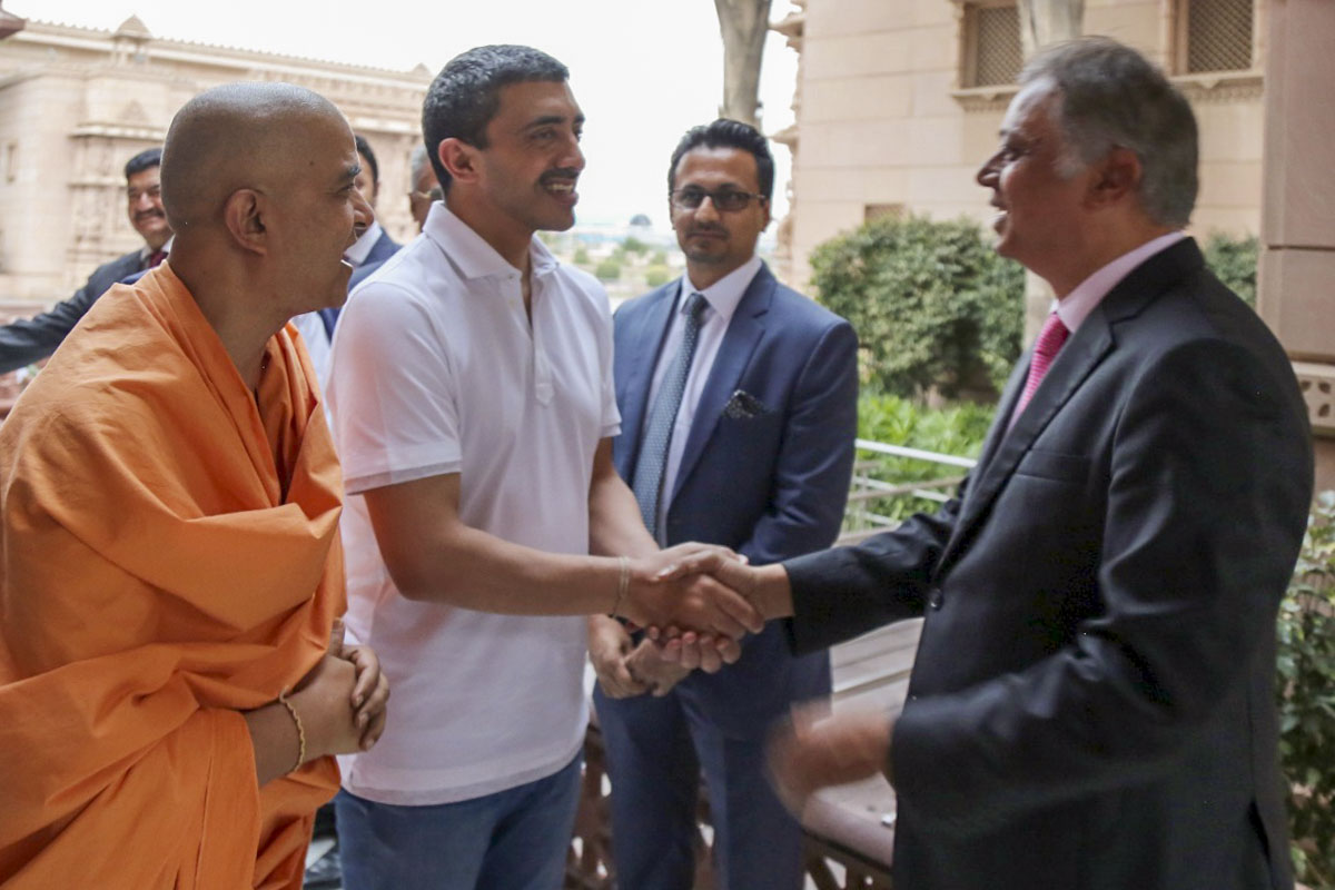 His Highness Sheikh Abdullah bin Zayed Al Nahyan meets UAE delegates