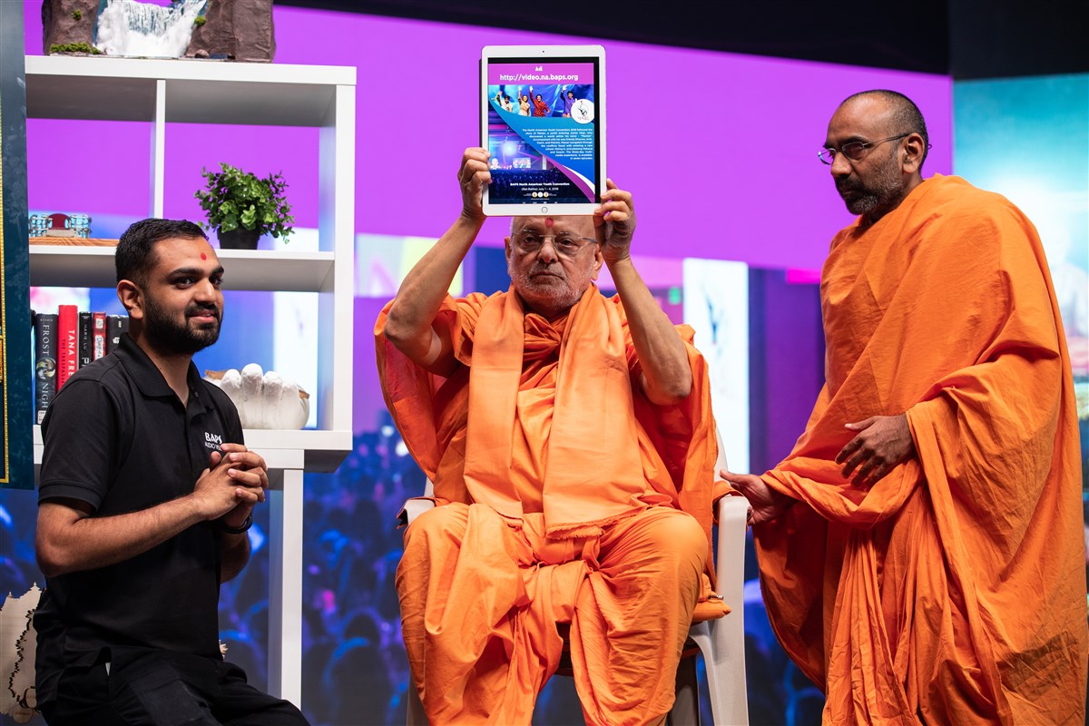 Pujya Ishwarcharandas Swami launches the availability of the BAPS North American Bal-Balika Youth Convention 2018 on Vimeo at video.na.baps.org