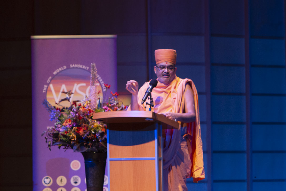 Mahamahopadhyaya Bhadreshdas Swami addressing the 17th World Sanskrit Conference during the conference’s Inaugural Address.