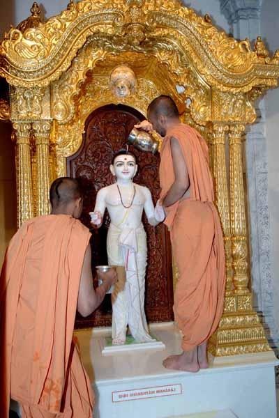 BAPS Swaminarayan Mandir, Chicago, IL Celebrates First Anniversary, USA