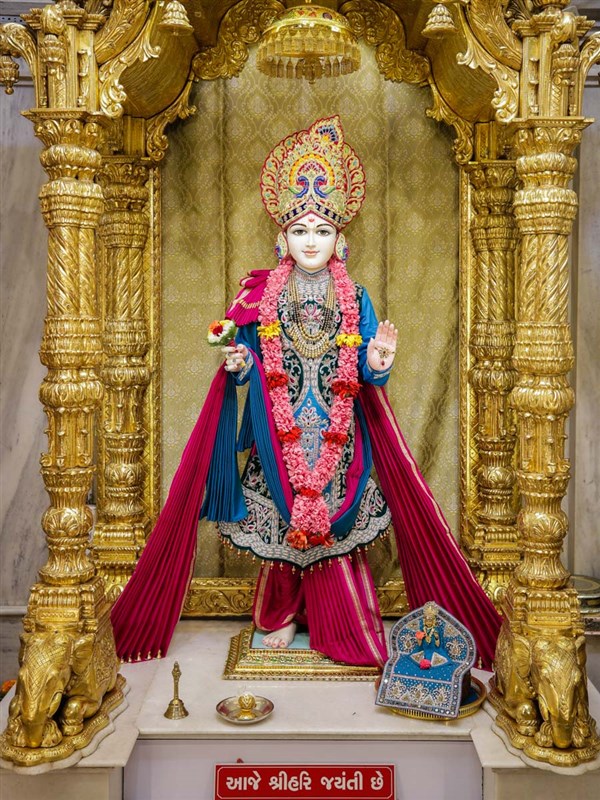 Shri Ghanshyam Maharaj, BAPS Shri Swaminarayan Mandir, Atladra