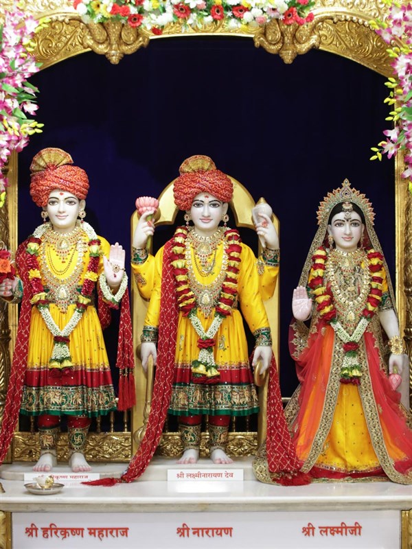 Shri Harikrishna Maharaj and Shri Lakshmi-Narayan Dev