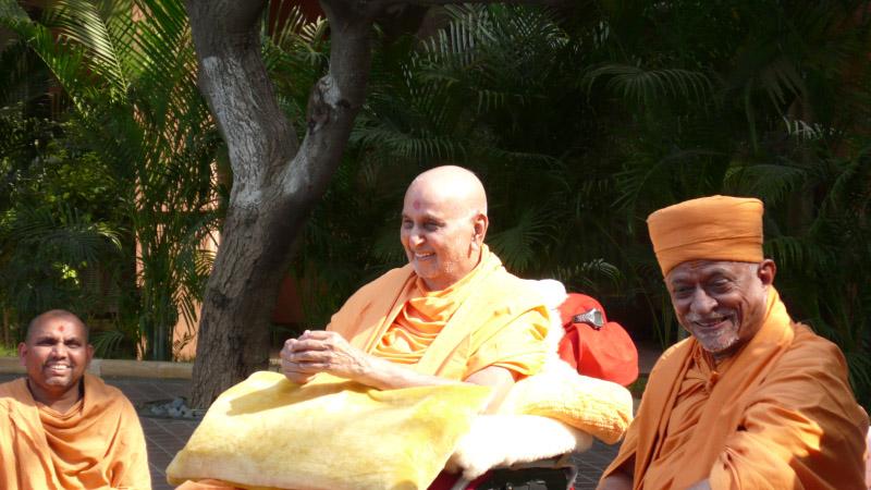  Swamishri in a divine jovial mood