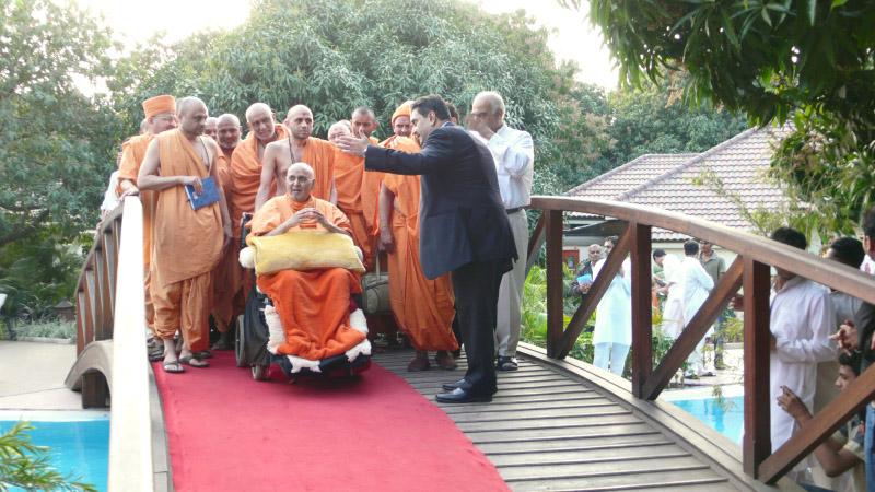 Swamishri visits Madhubhan