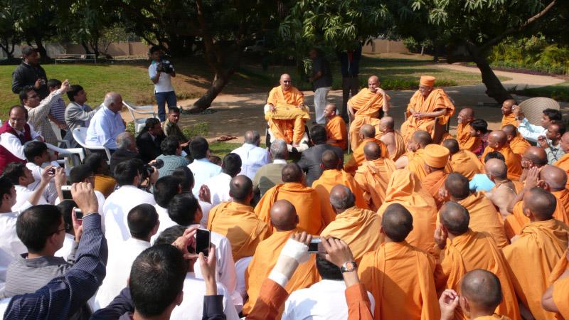 Swamishri with devotees