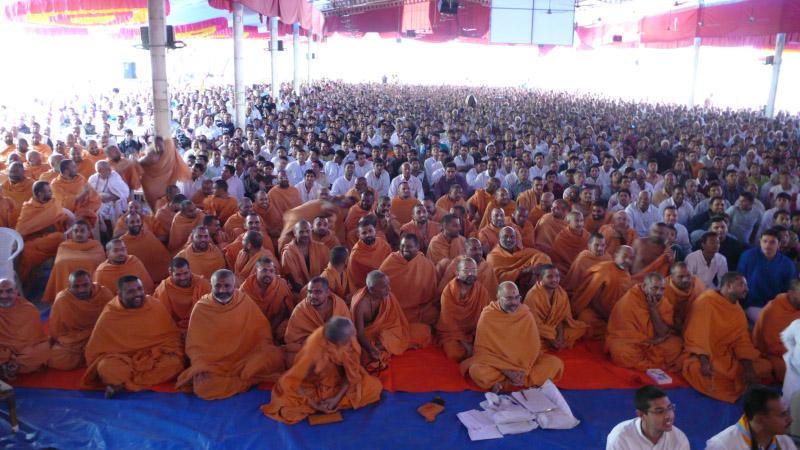 Sadhus and devotees during the grahan asembly