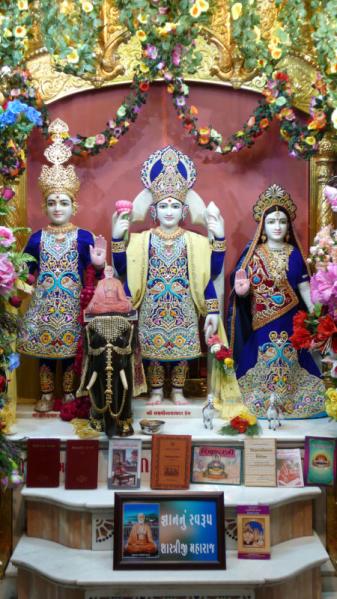 Shri Harikrishna Maharaj and Shri Lakshmi - Narayan Dev