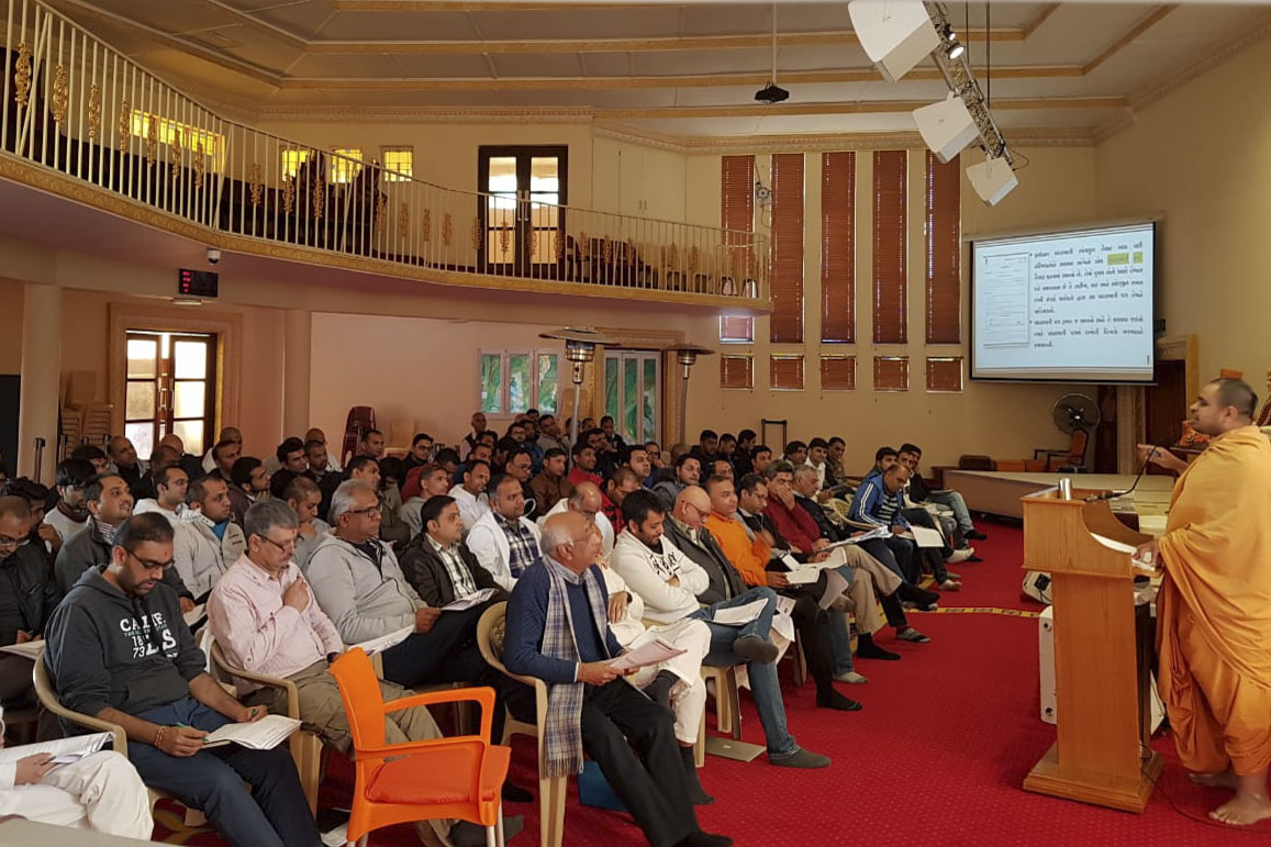 Volunteers prepare for sant vicharan in Africa