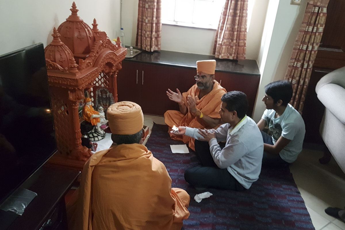 Arti and pujan during padhramanis
