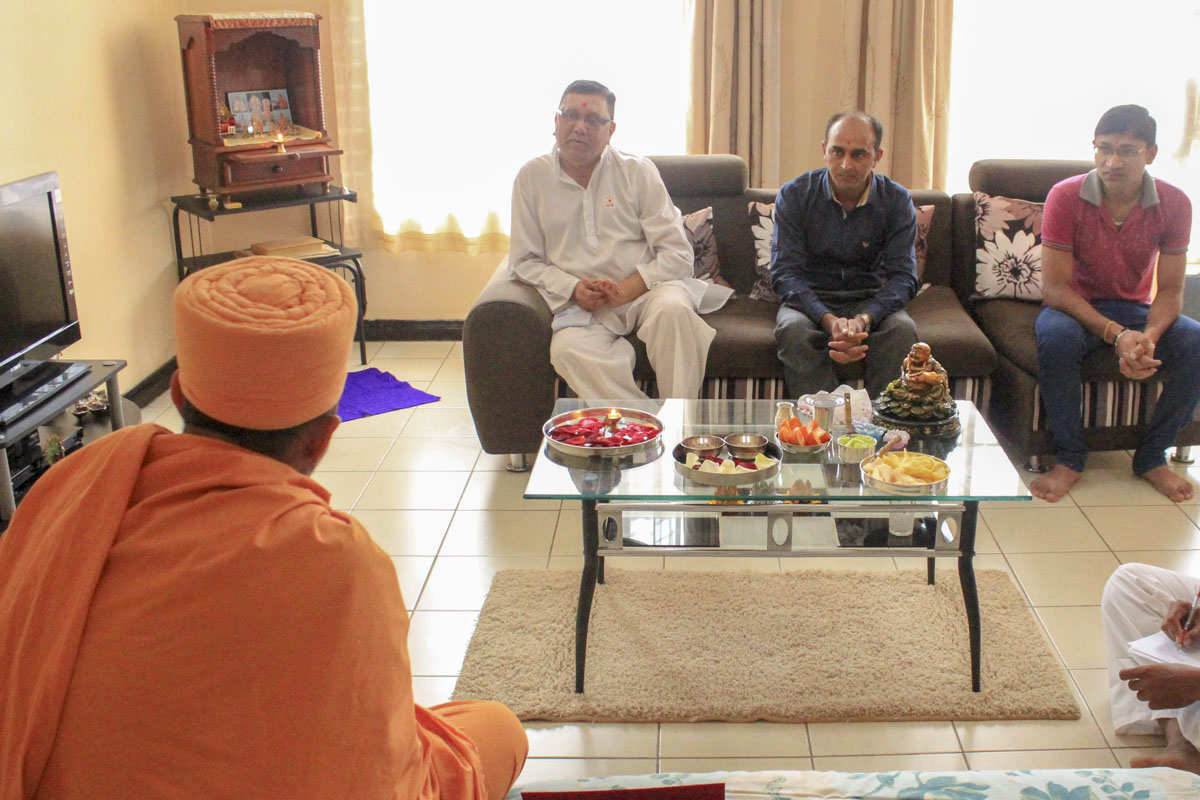 Sadhus converse with devotees and well-wishers during padhramanis
