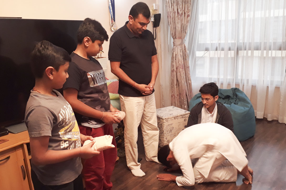 Devotees pledge to observe daily spiritual rituals