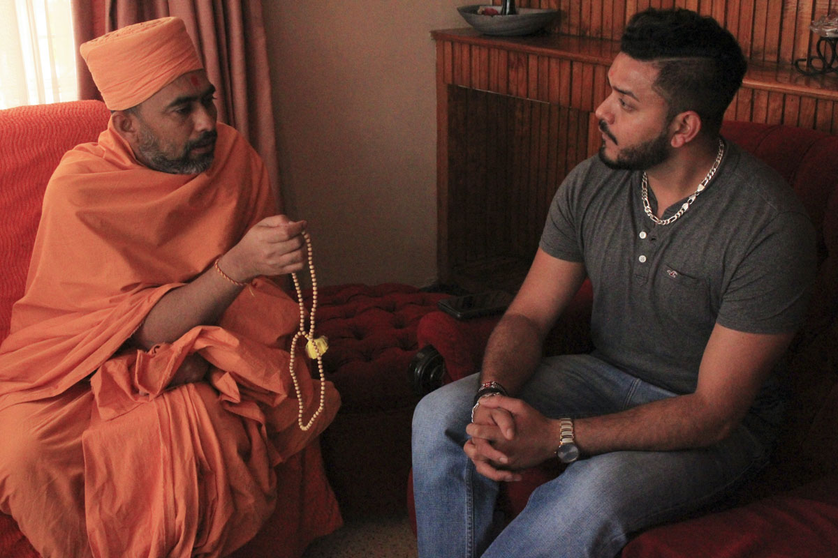 Devotees pledge to observe daily spiritual rituals