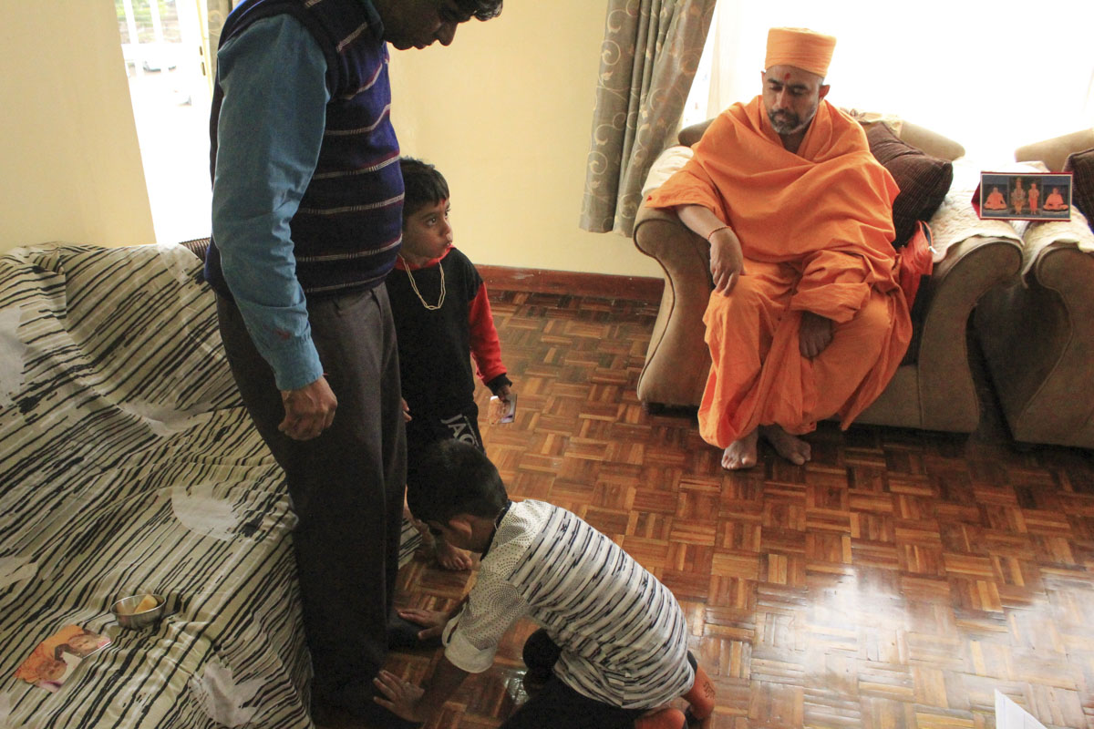 Devotees pledge to observe daily spiritual rituals
