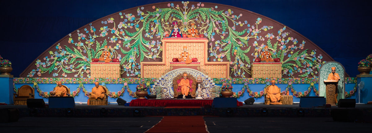 85th Birthday Celebration of Pragat Brahmaswarup Mahant Swami Maharaj<br><a href='https://www.baps.org/News/2018/85th-Birthday-Celebration-of-Pragat-Brahmaswarup-Mahant-Swami-Maharaj-14025.aspx' target='blank' style='text-decoration:underline; color:blue;' >For more photos</a>