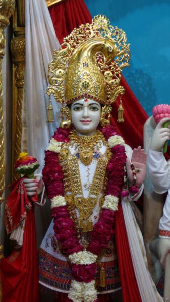 Shri Harikrishna Maharaj in mandir