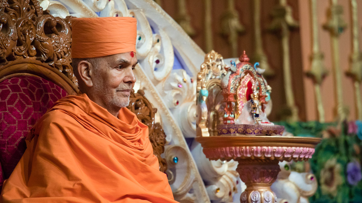 Swamishri during the assembly