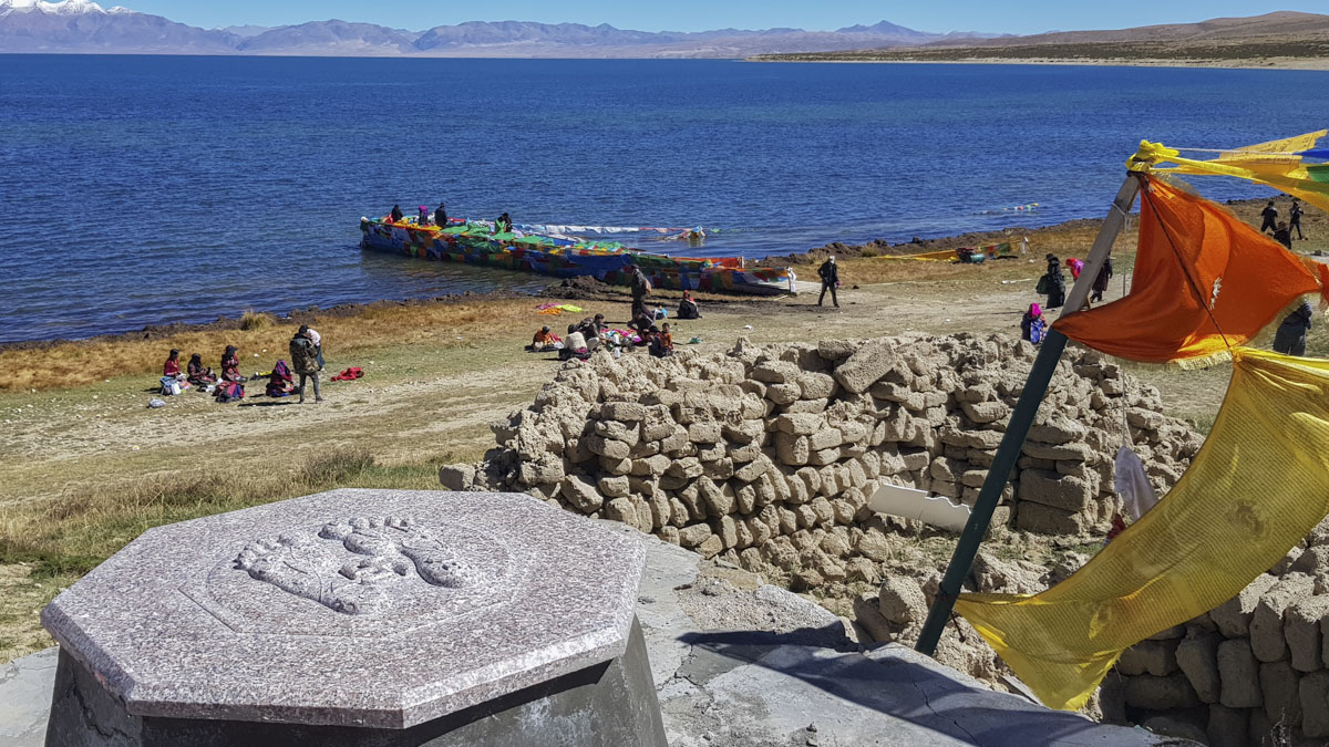 Memorial at Manasarovar